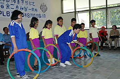 インドネシア教諭の体育授業