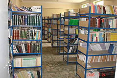カブール教育大学図書室（蔵書数約1,000冊）